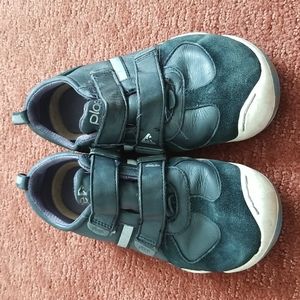 Boys Plae Black Suede shoes in size 2.5